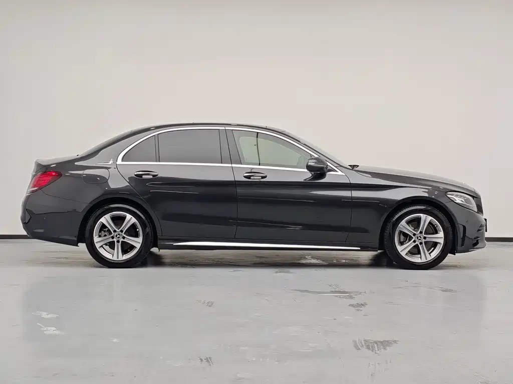 Mercedes-Benz C-Class — миниатюра 6