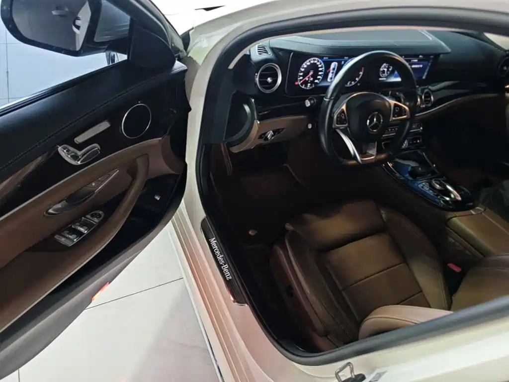 Mercedes-Benz E-Class — миниатюра 16