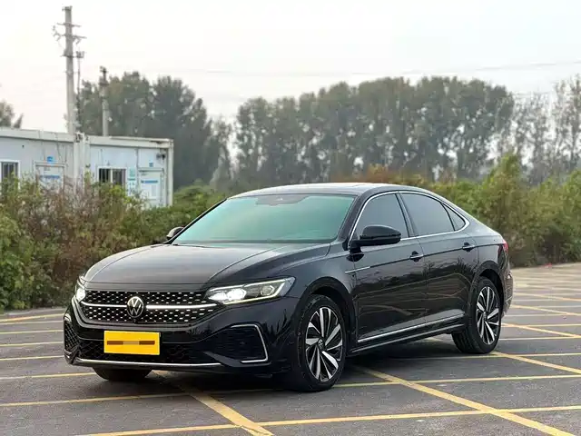 VOLKSWAGEN PASSAT 2022