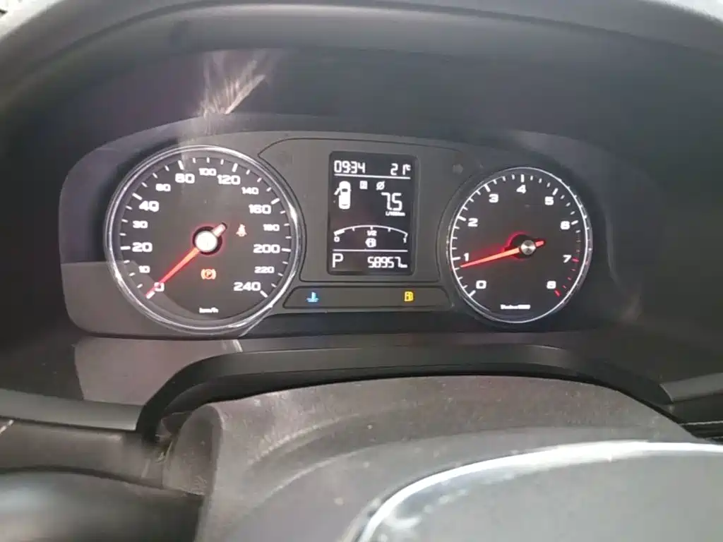 Roewe i6 Classic — миниатюра 12