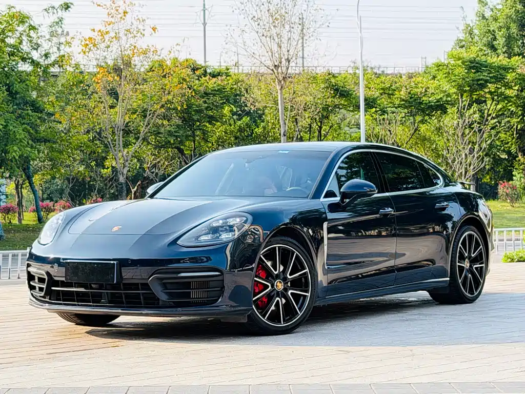 Porsche Panamera 2022