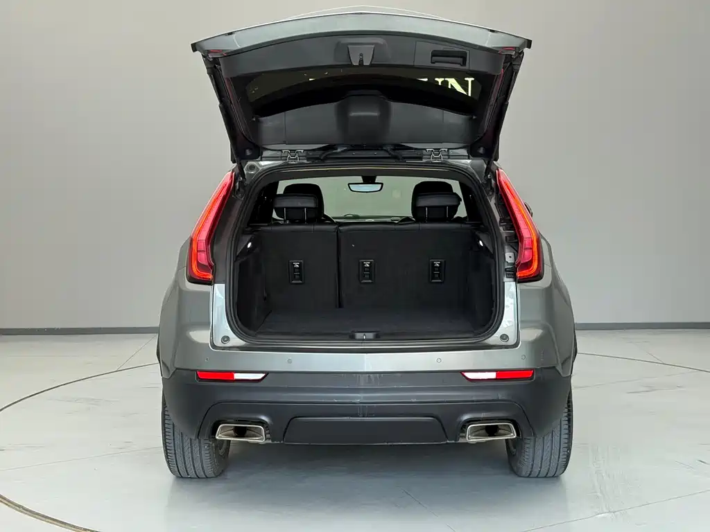 Cadillac XT4 2018 28T