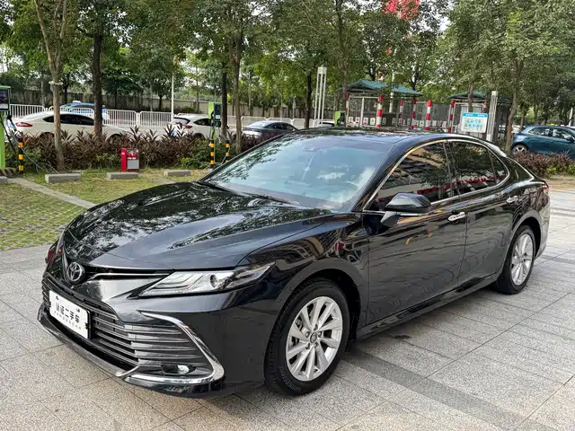 TOYOTA CAMRY