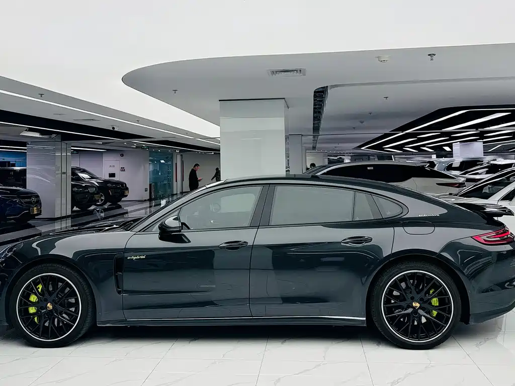 PORSCHE PANAMERA NEW ENERGY