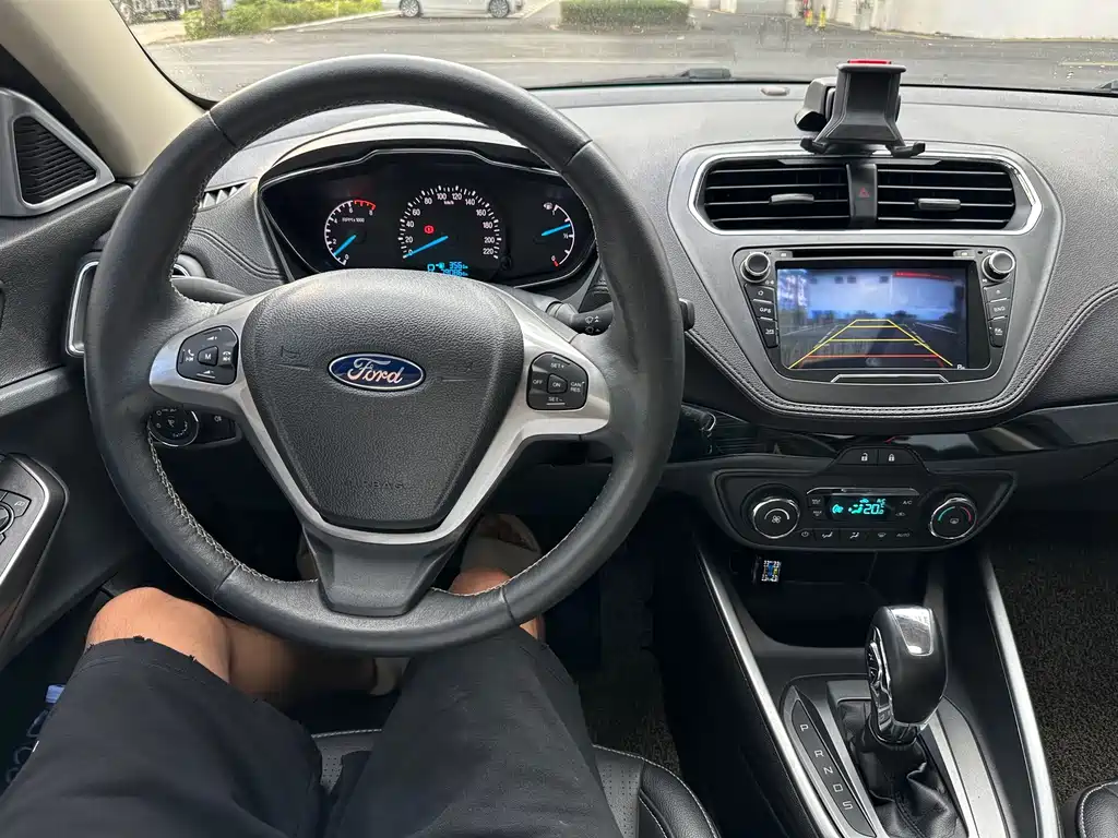 Ford Escort — миниатюра 10