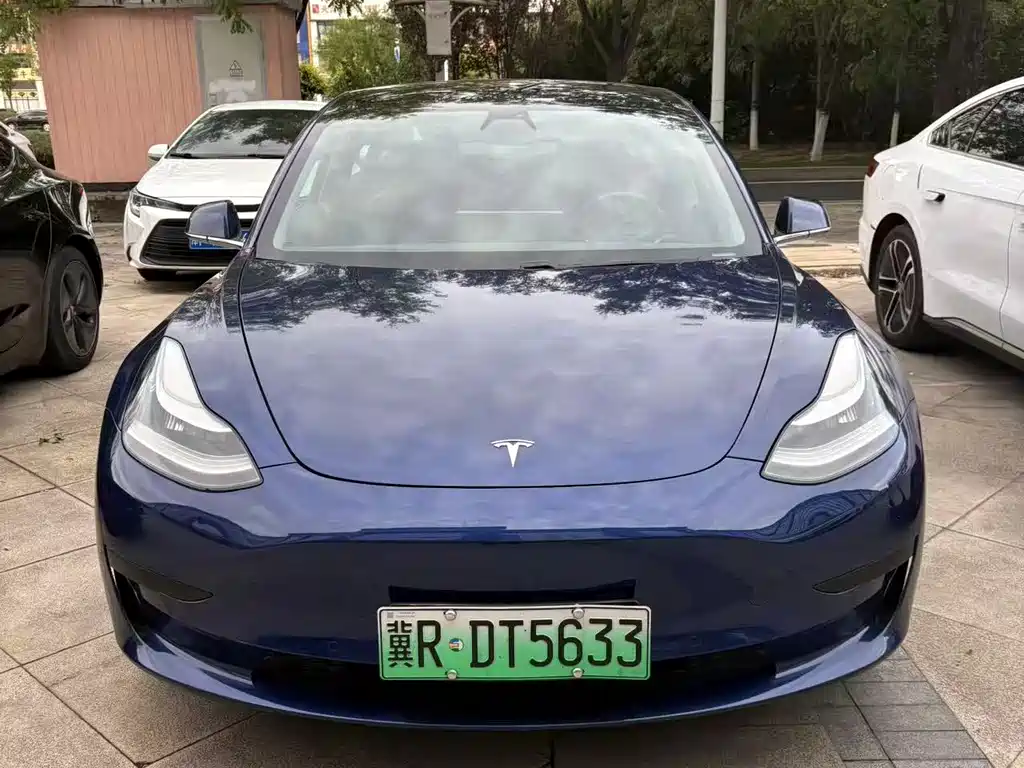 Tesla Model 3 — миниатюра 2