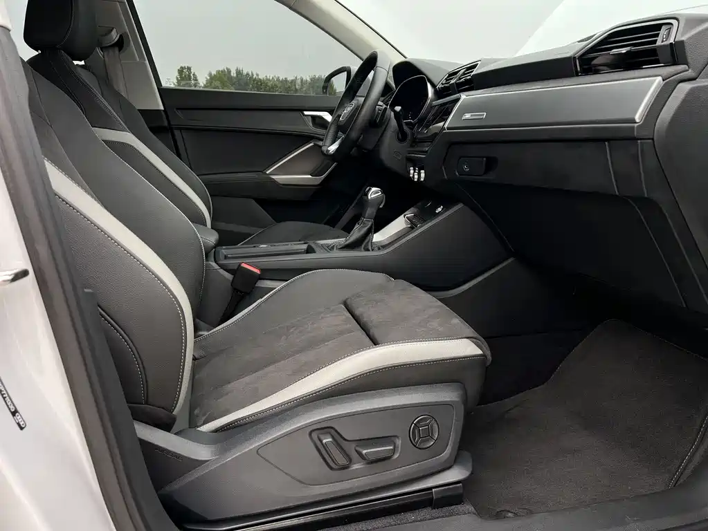 Audi Q3 — фотографии объявления, Фото 11