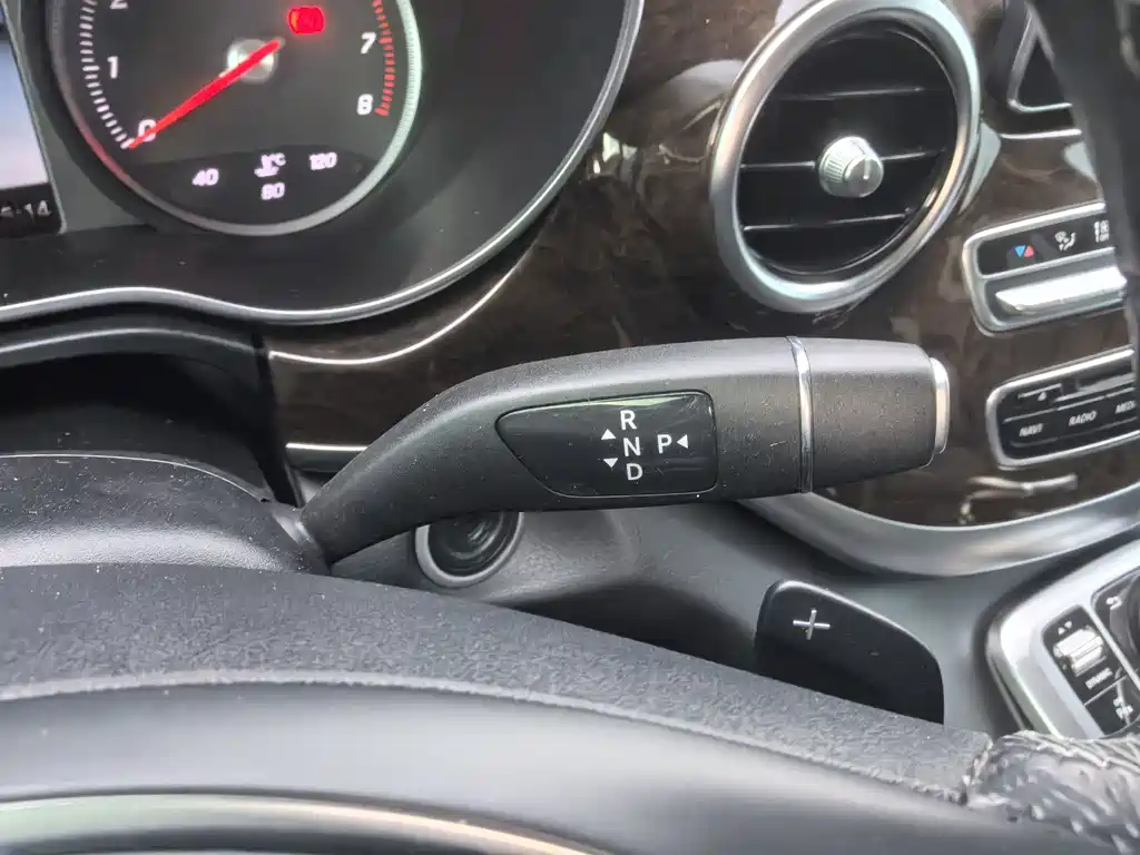 MERCEDES-BENZ V CLASS