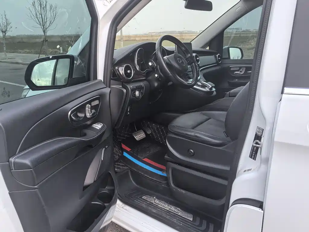 MERCEDES-BENZ V CLASS