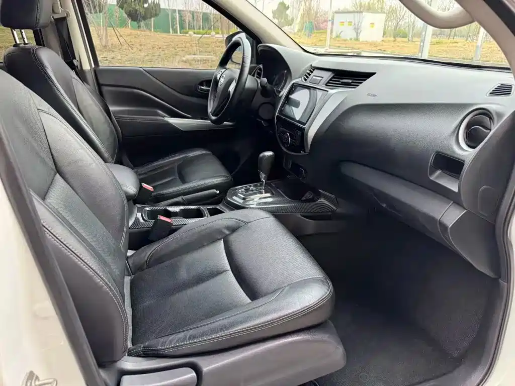 Nissan Terra — миниатюра 7
