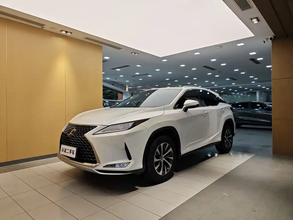 Lexus RX 2022