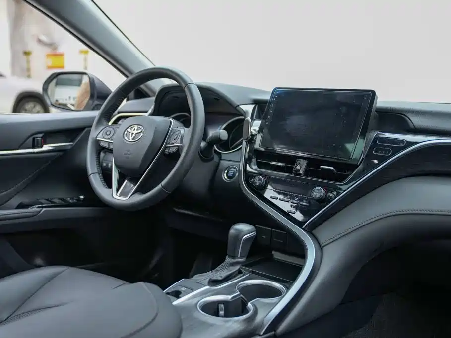 Toyota Camry — миниатюра 8