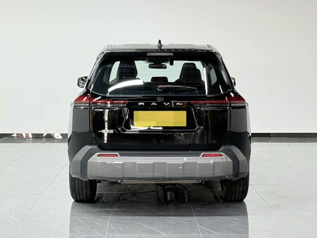 Toyota RAV4 — миниатюра 5