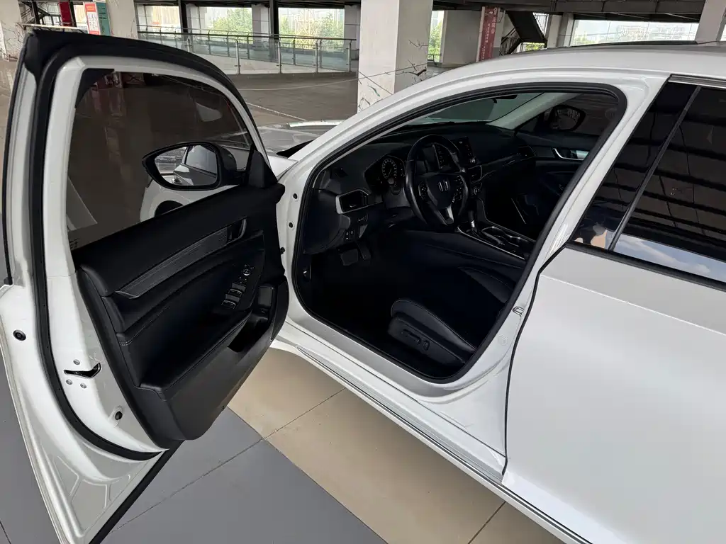 Honda Accord — миниатюра 7