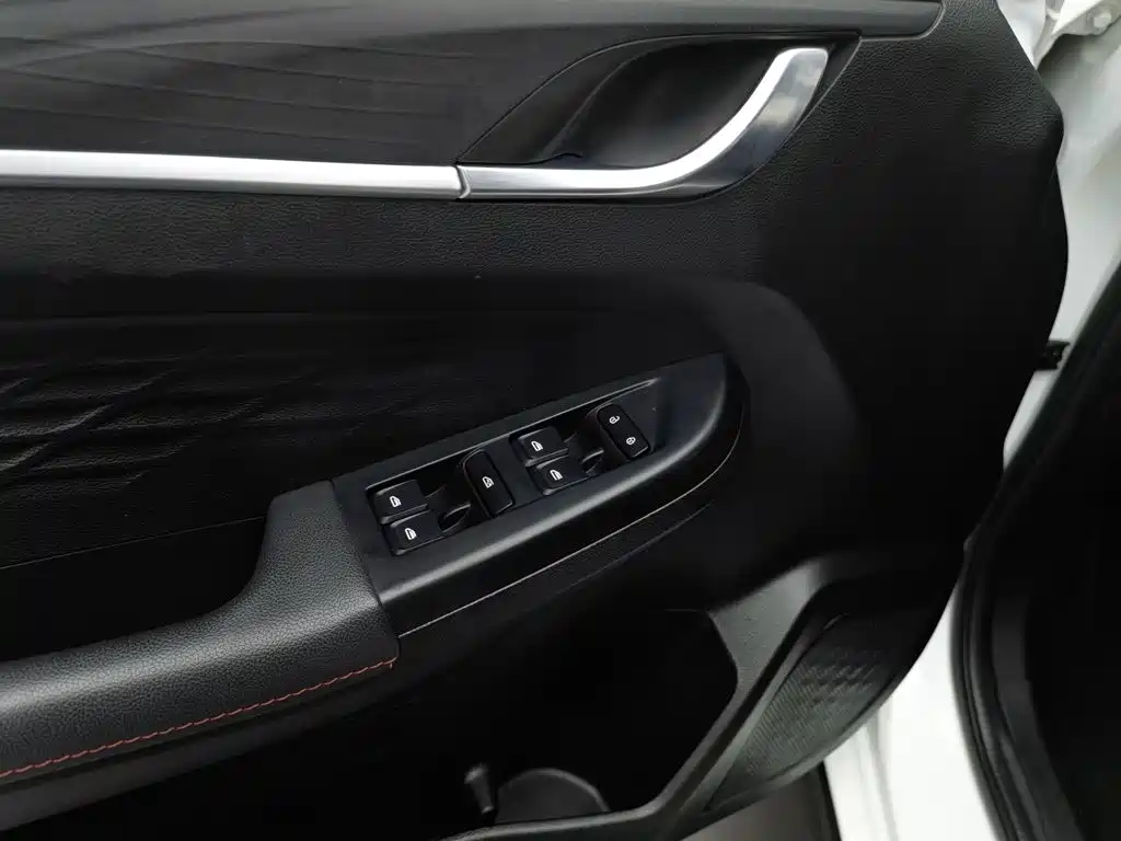 Geely Vision X3 — миниатюра 9