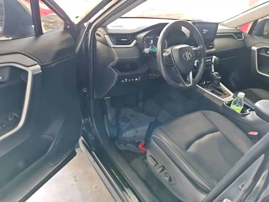 Toyota RAV4 — миниатюра 16