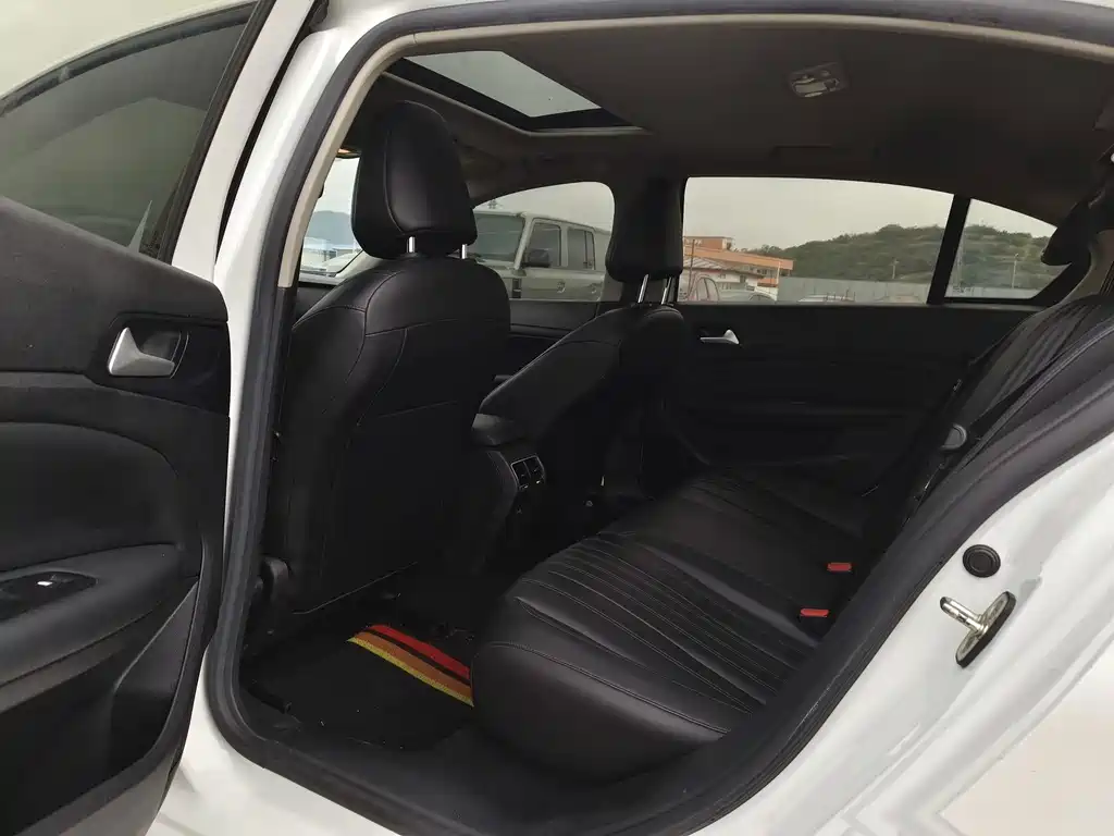 Peugeot 408 — миниатюра 8