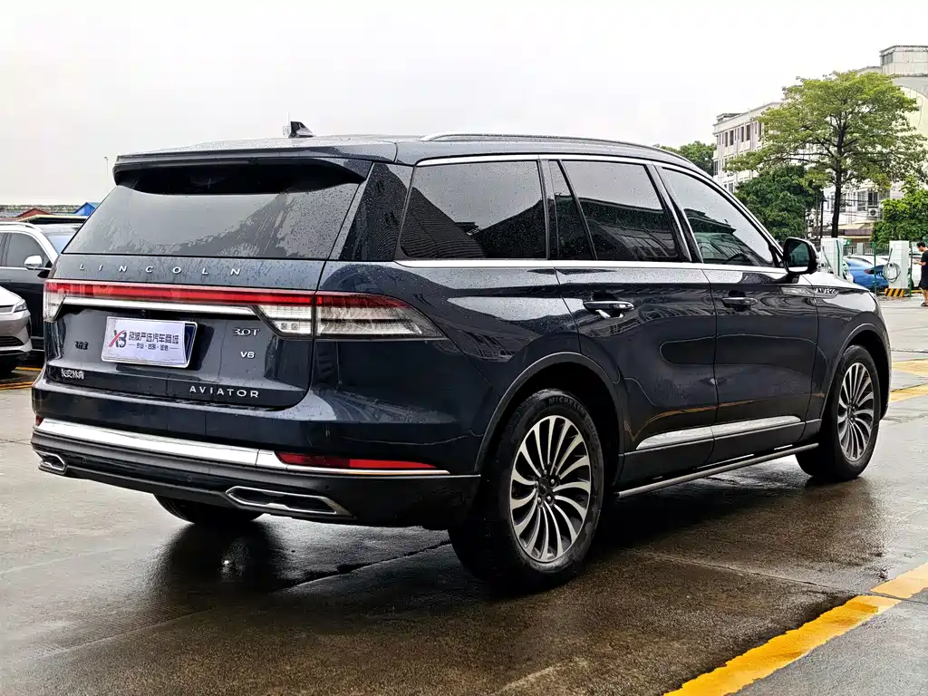Lincoln Aviator — миниатюра 5