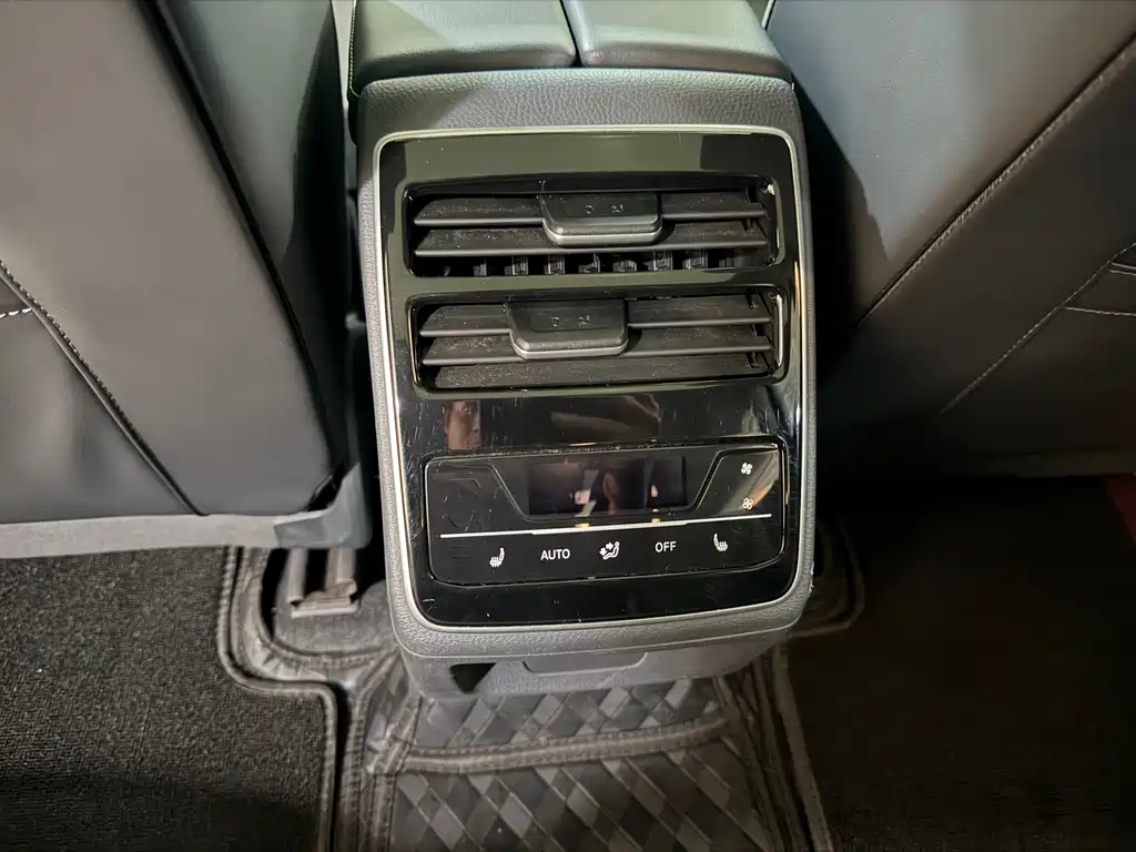 VOLKSWAGEN ID.7 VIZZION