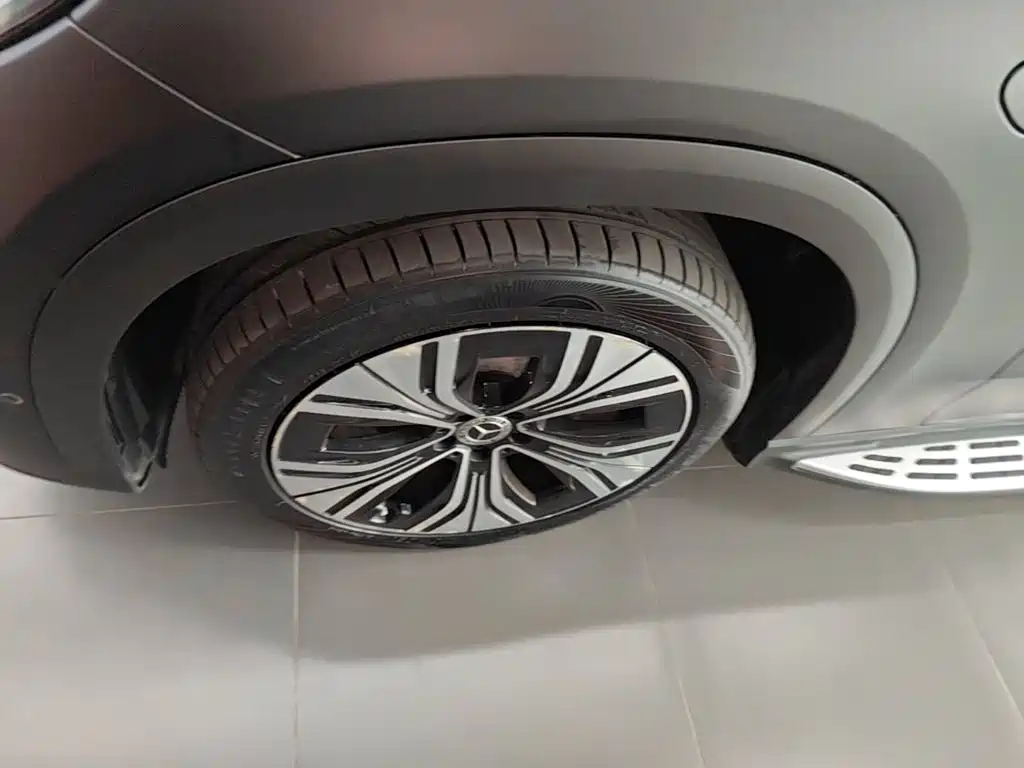 Mercedes-Benz EQE SUV — миниатюра 23