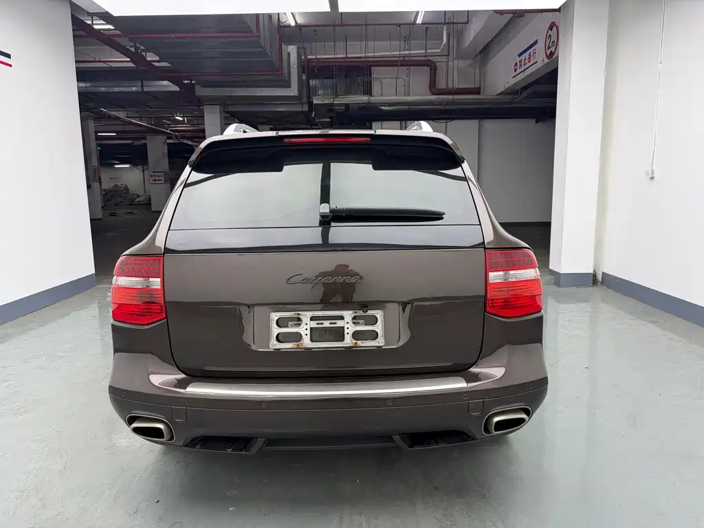 Porsche Cayenne — миниатюра 5
