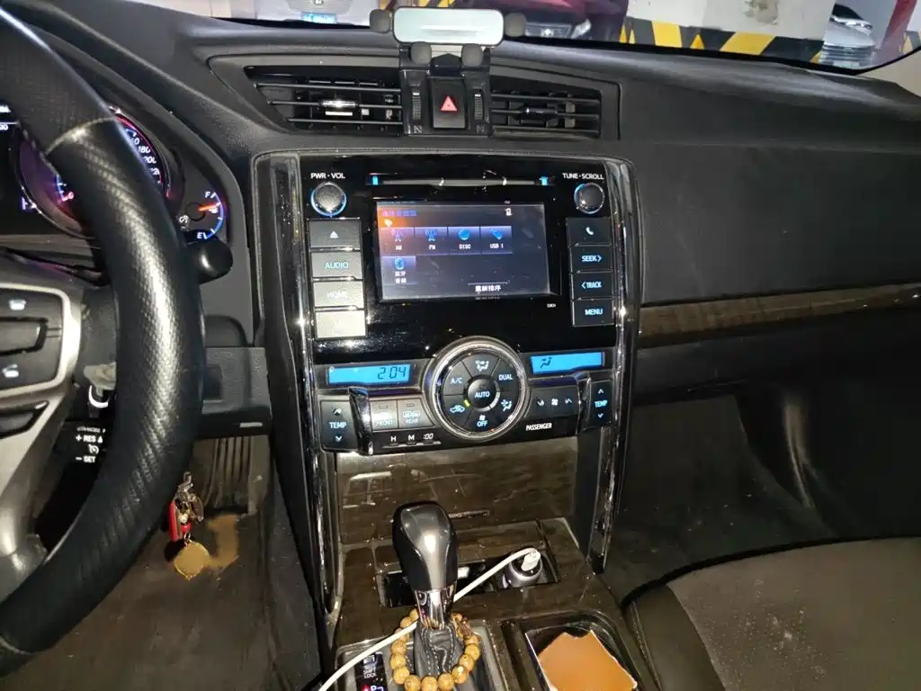 Toyota Reiz — миниатюра 6