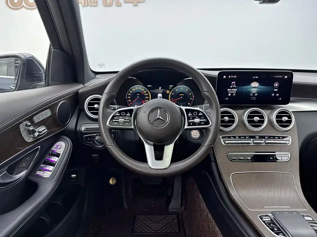 Mercedes-Benz GLC — миниатюра 12