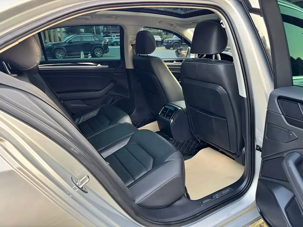 Volkswagen Phideon — миниатюра 13