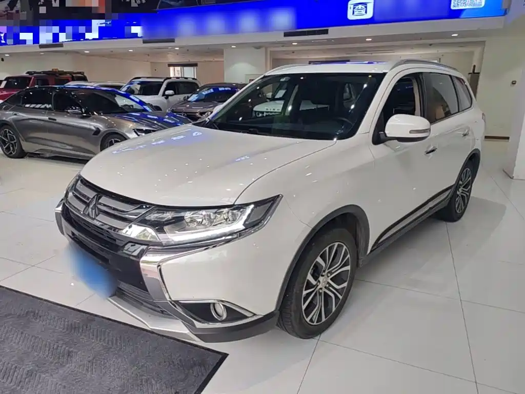 Mitsubishi Outlander — миниатюра 2