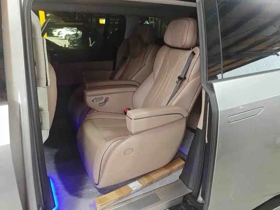 XPeng X9 — миниатюра 4