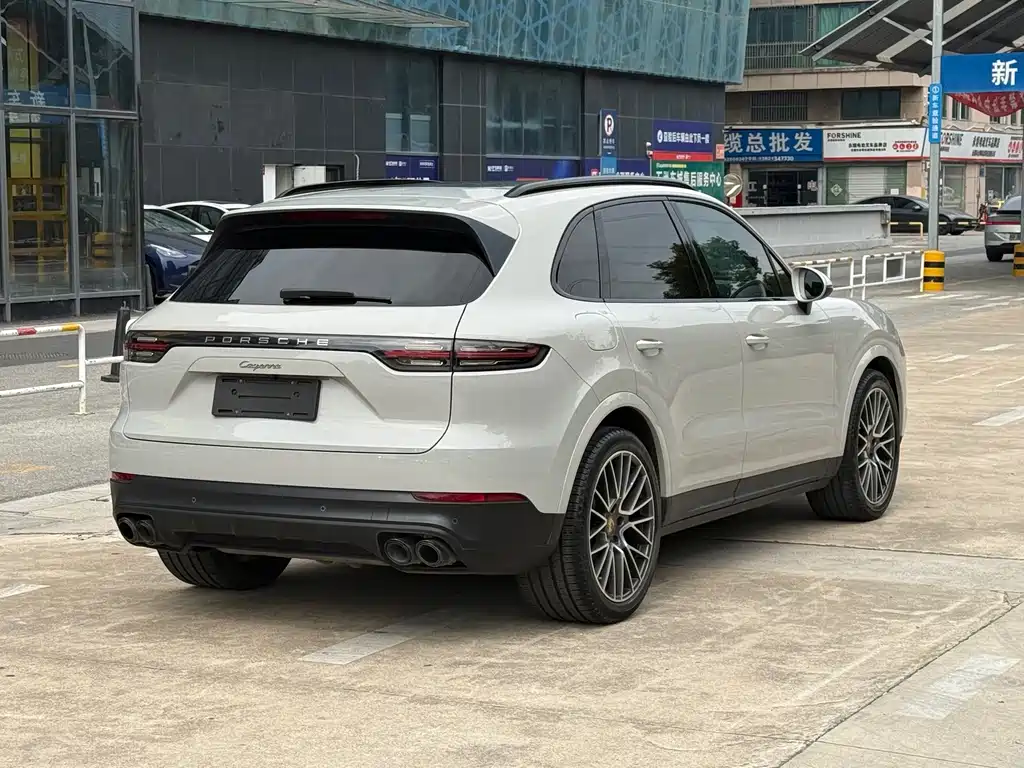 Porsche Cayenne — миниатюра 4