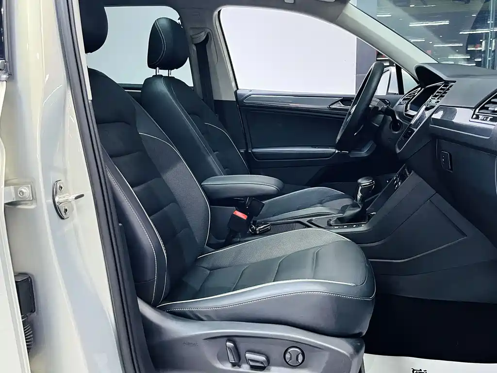 Volkswagen Tiguan L — миниатюра 12