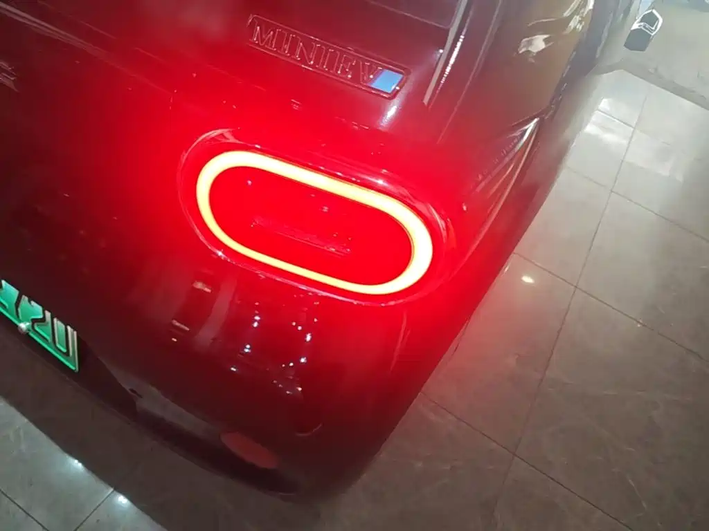 Wuling MINIEV — миниатюра 8