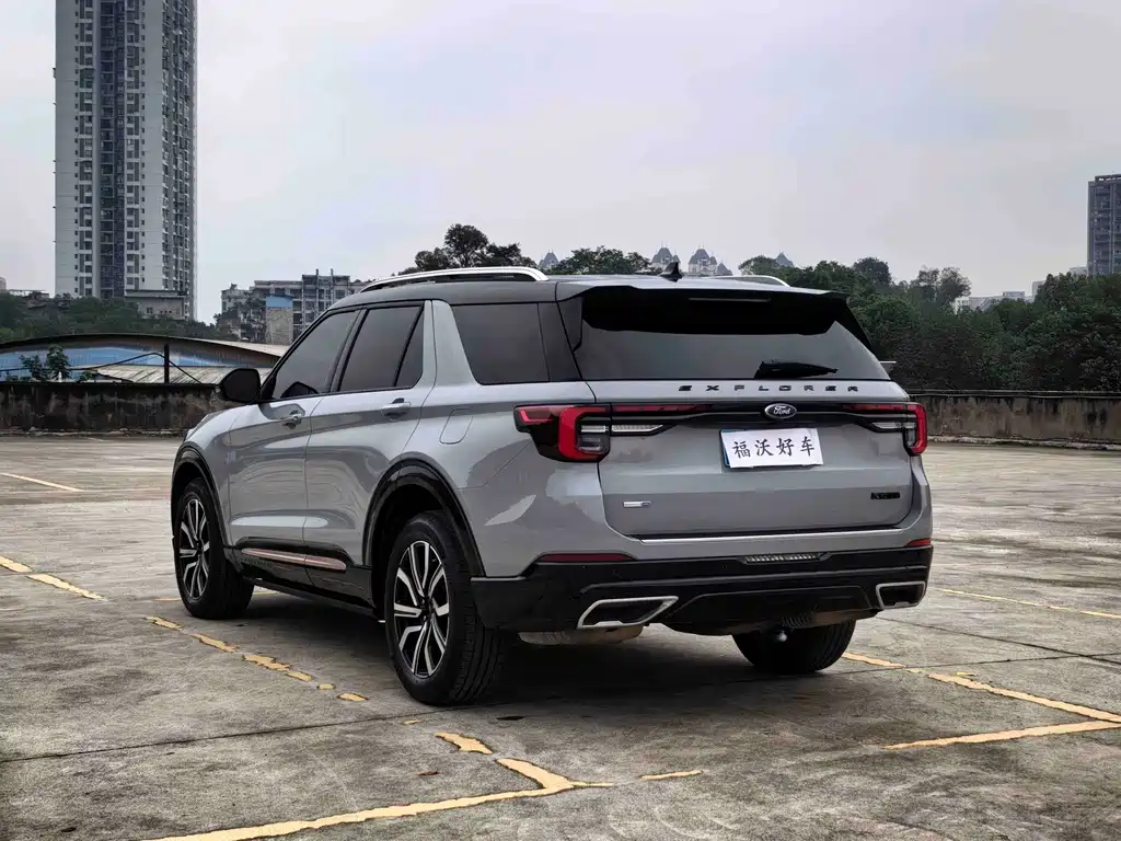 Ford Explorer — миниатюра 7