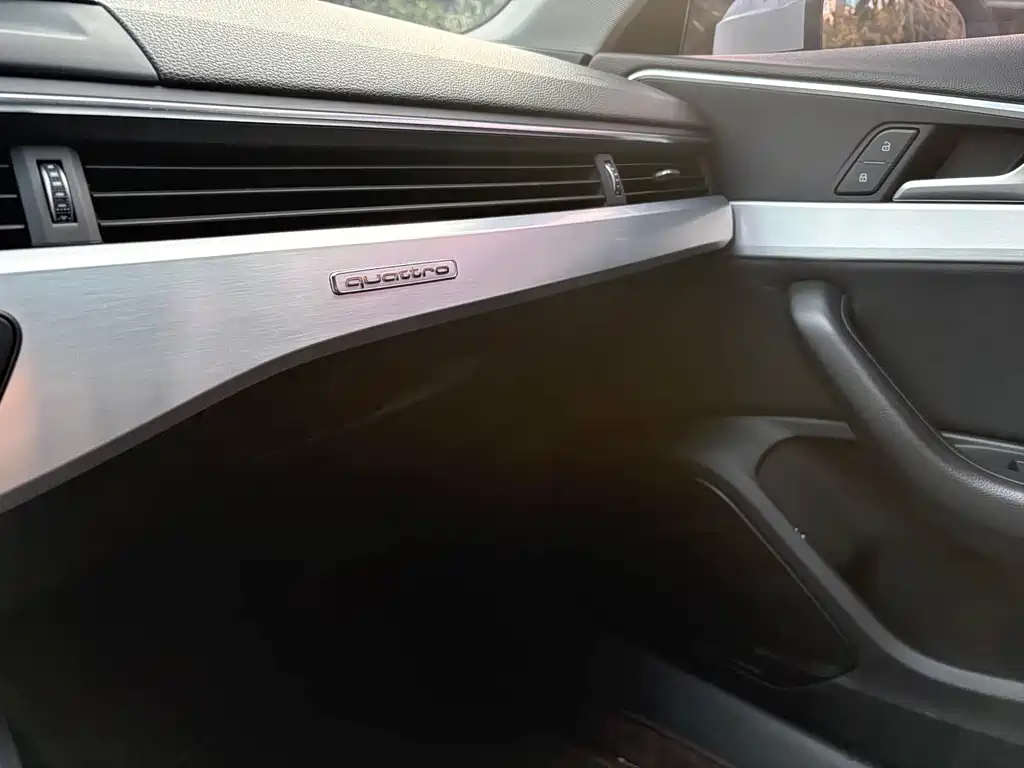 Audi A4L — миниатюра 7