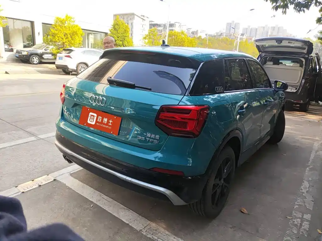 AUDI Q2L