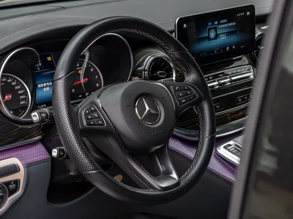 MERCEDES-BENZ V CLASS