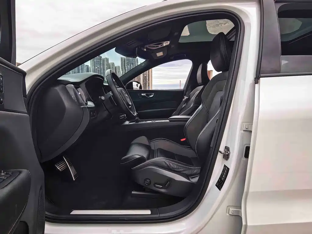 Volvo XC60 — миниатюра 19