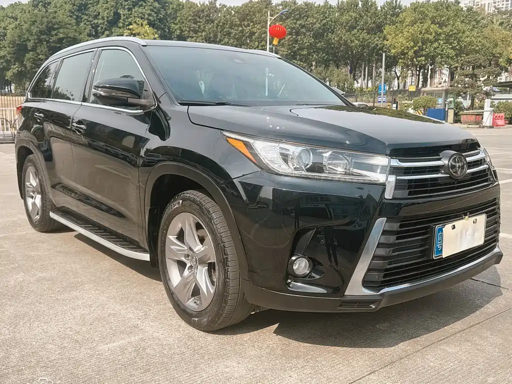 TOYOTA HIGHLANDER