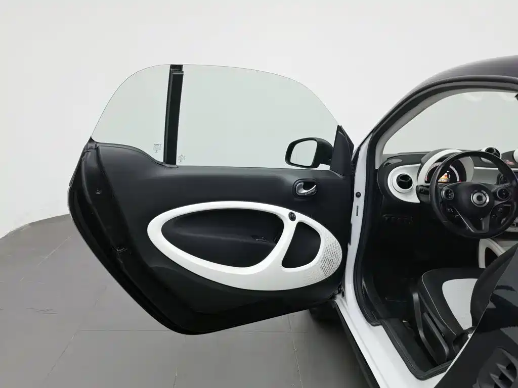 smart Smart Fortwo — миниатюра 8