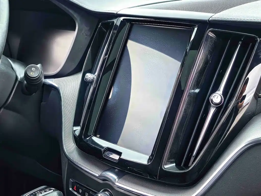 Volvo XC60 — миниатюра 10