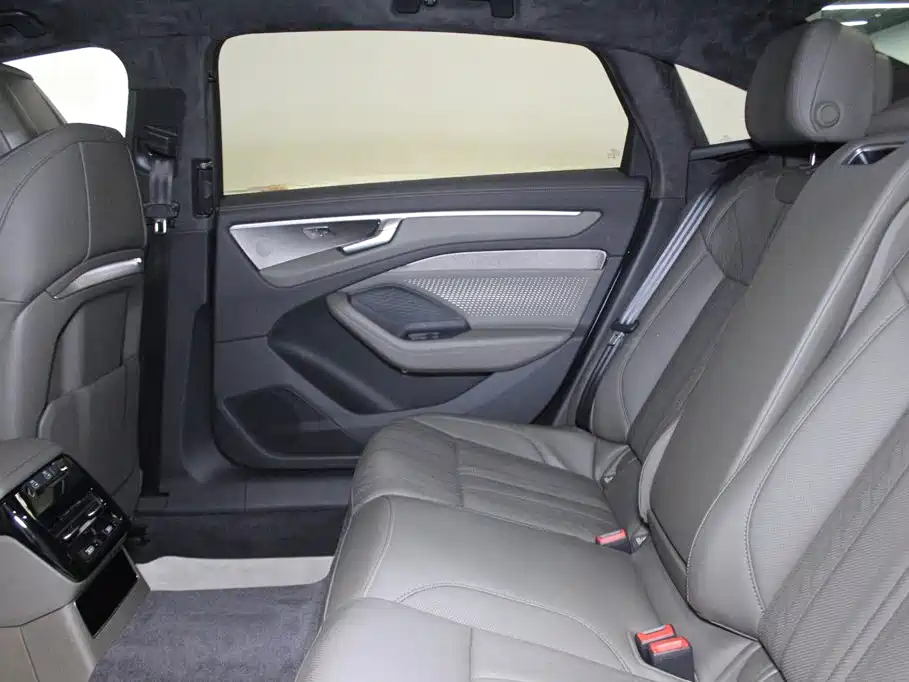 Audi A6L — миниатюра 8