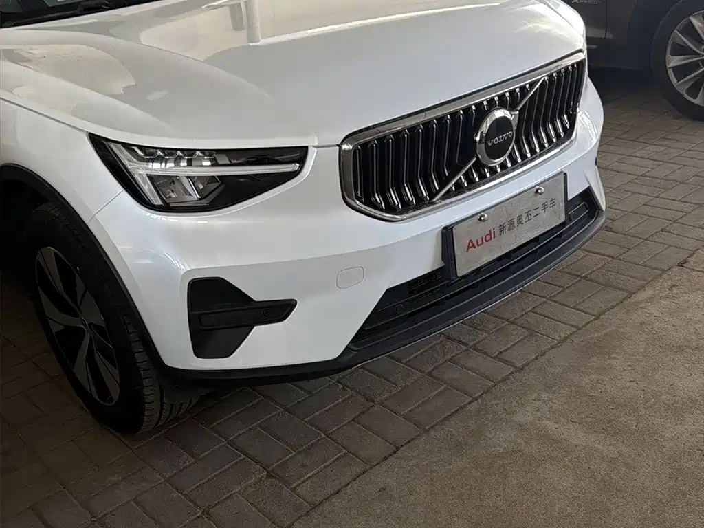 Volvo XC40 — миниатюра 9