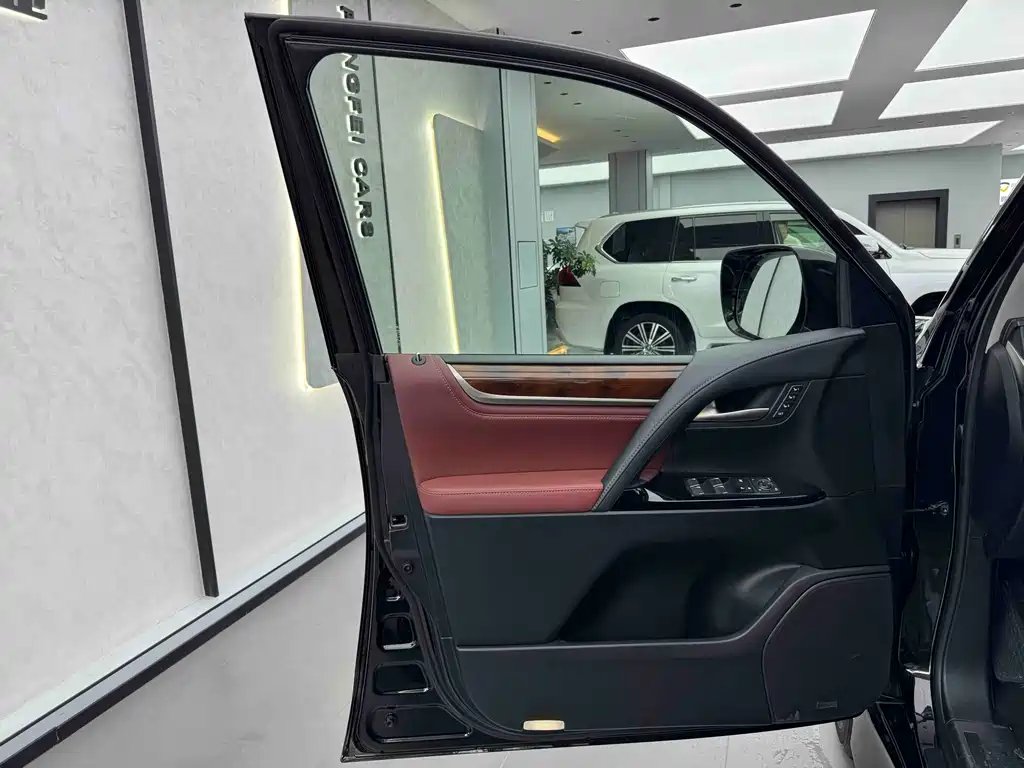 Lexus LX 2019 570 Luxury