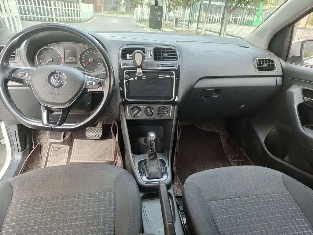 Volkswagen Polo — миниатюра 5
