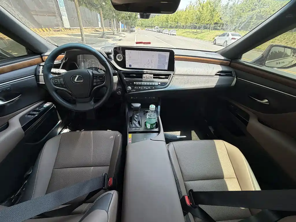 Lexus ES 2024 200 Premium