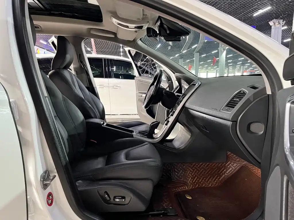 Volvo XC60 (Import) — миниатюра 9