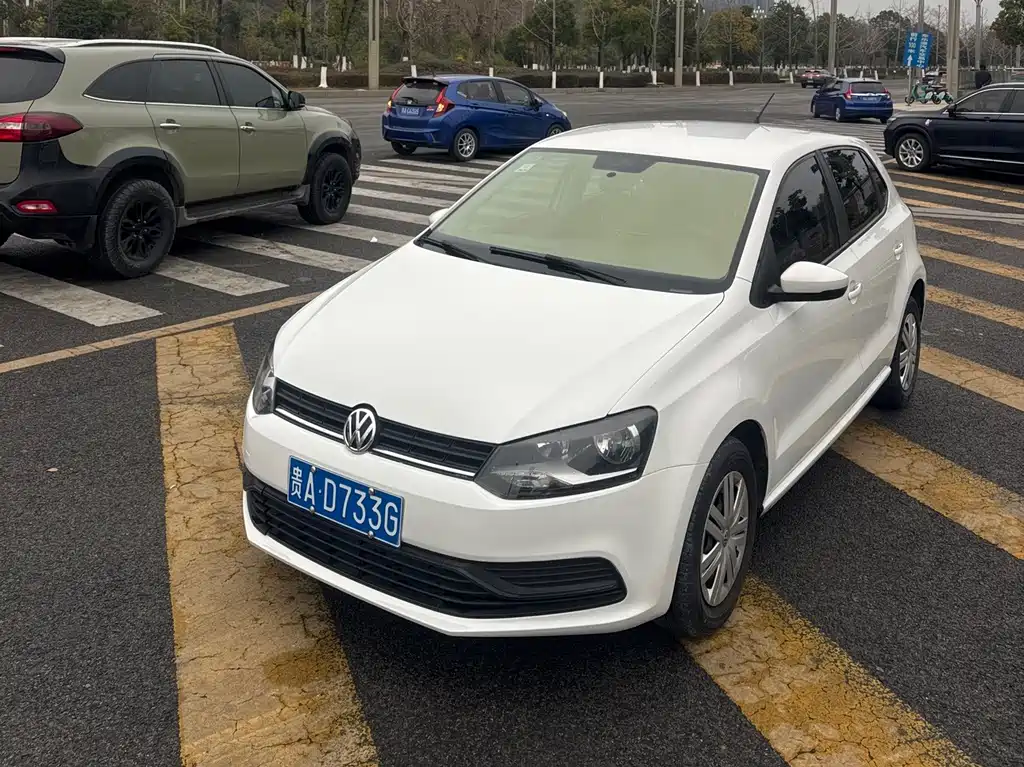 VOLKSWAGEN POLO