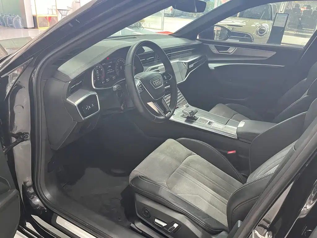 Audi A6L 2022 40 TFSI Luxury