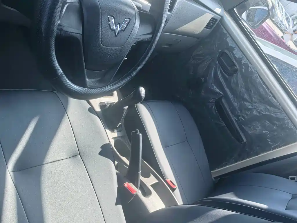 Wuling Rongguang V — миниатюра 6